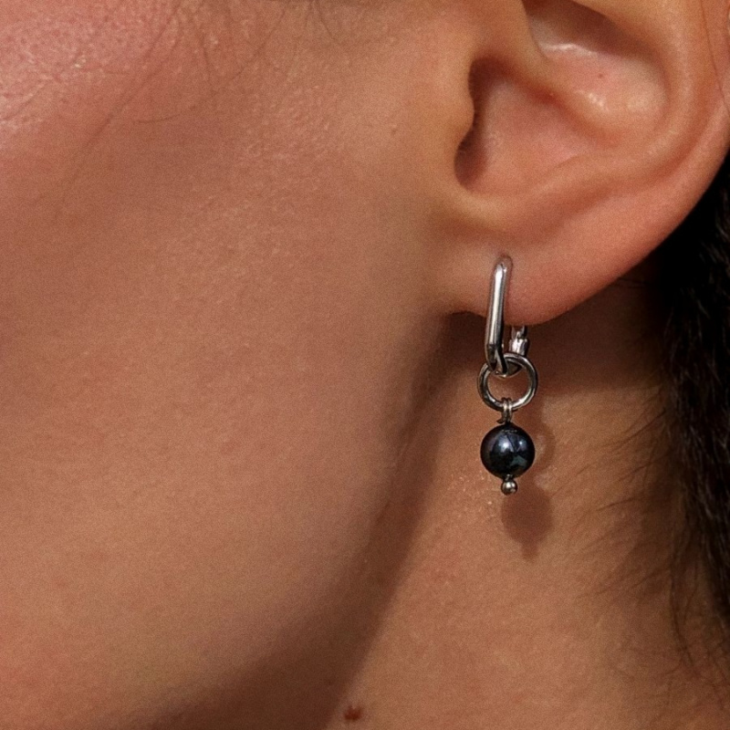 Серьги И в пир, и в мир, и в путешествие с чёрным жемчугом 