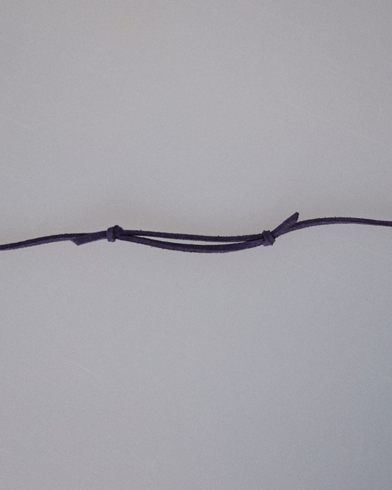 Кулон на шнурке Тифлис с семечкой в синем цвете