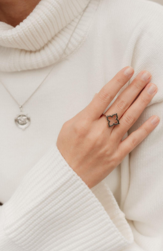 Серебряное кольцо Peonia