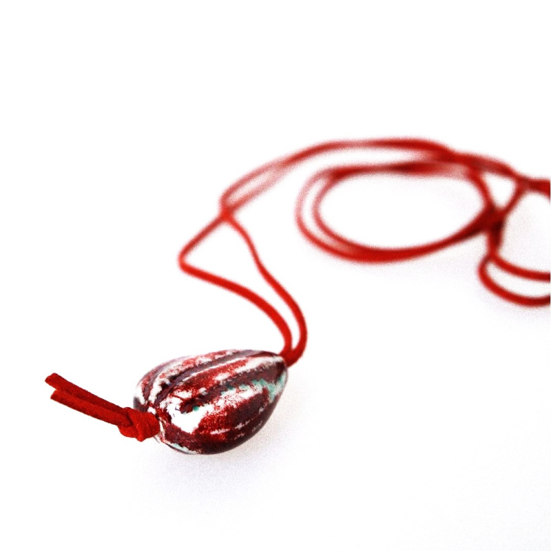 Кулон на шнурке Тифлис с семечкой в винном цвете