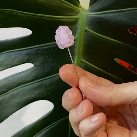 Брошь Малина фиолетовая