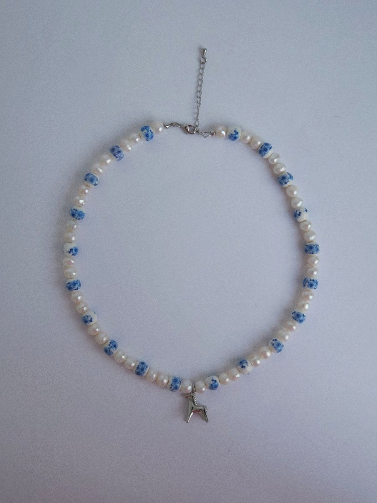 Чокер Гжель-конь с жемчугом и керамикой