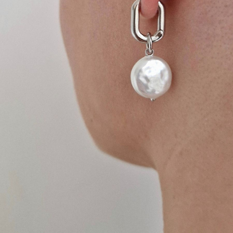 Серьги Таблетка с плоским белым барочным жемчугом 