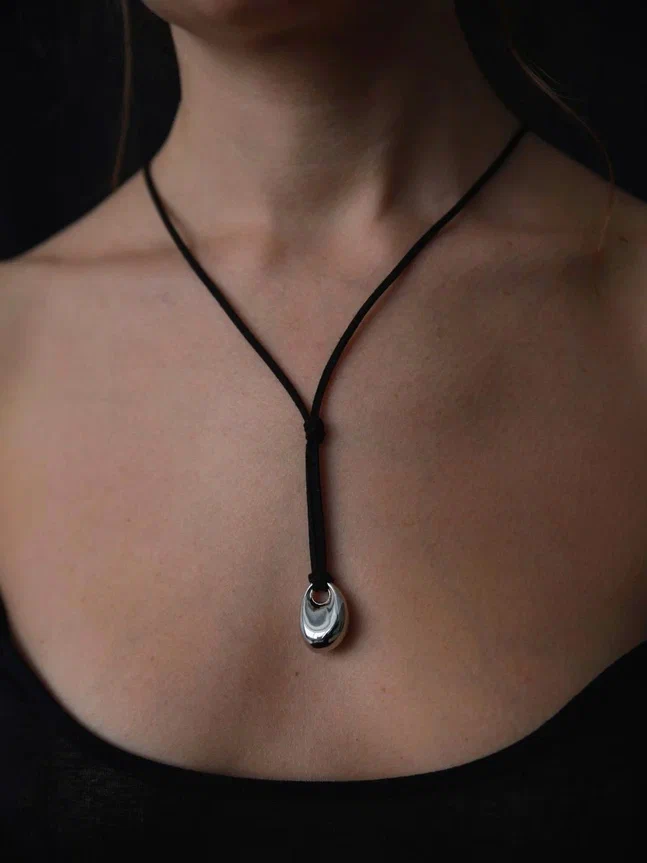 Кулон на шнурке с настроением Таинственная