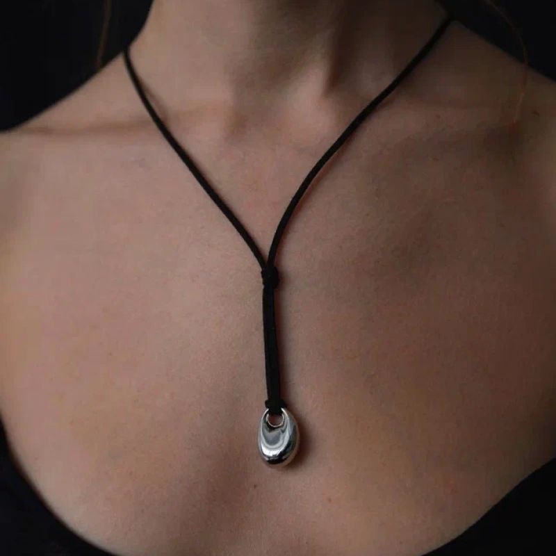 Кулон на шнурке с настроением Таинственная