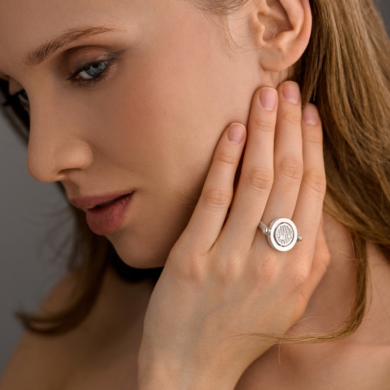 Кольцо Любовь с перламутром