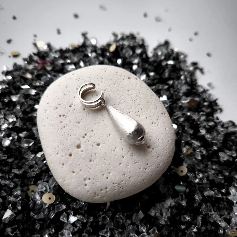 Кафф Большая капля серебристый