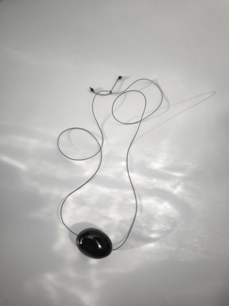 Колье-шнур Dark stone