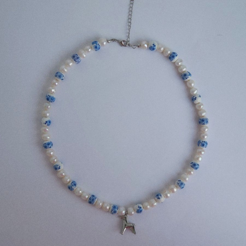 Чокер Гжель-конь с жемчугом и керамикой