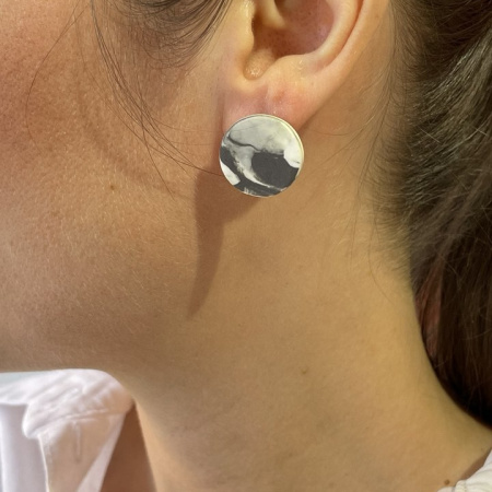 Пусеты черно-белые