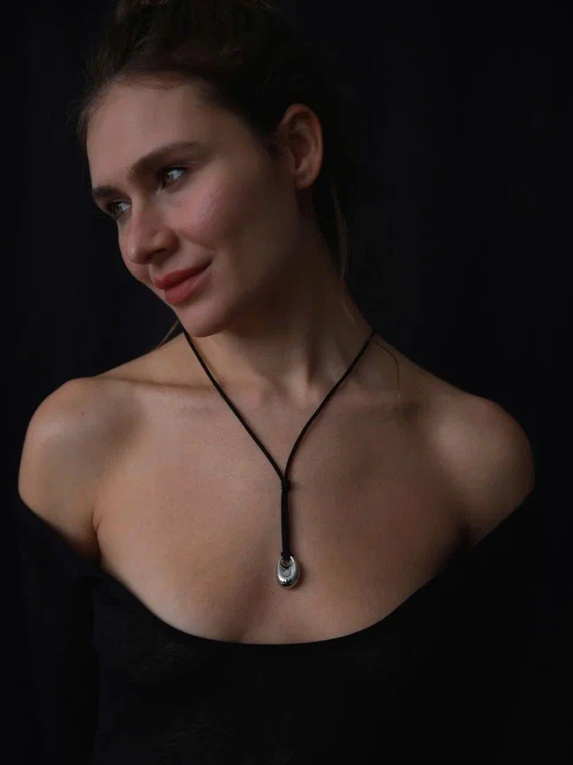 Кулон на шнурке с настроением Таинственная