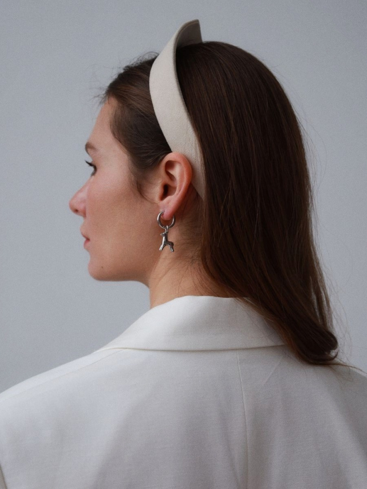 Моносерьга Ход конём