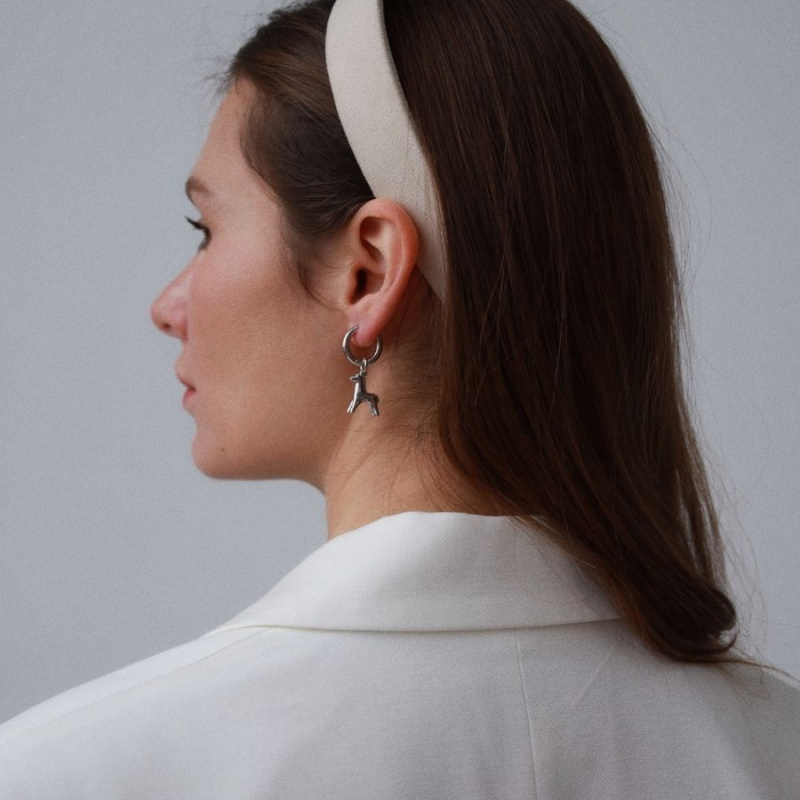 Моносерьга Ход конём