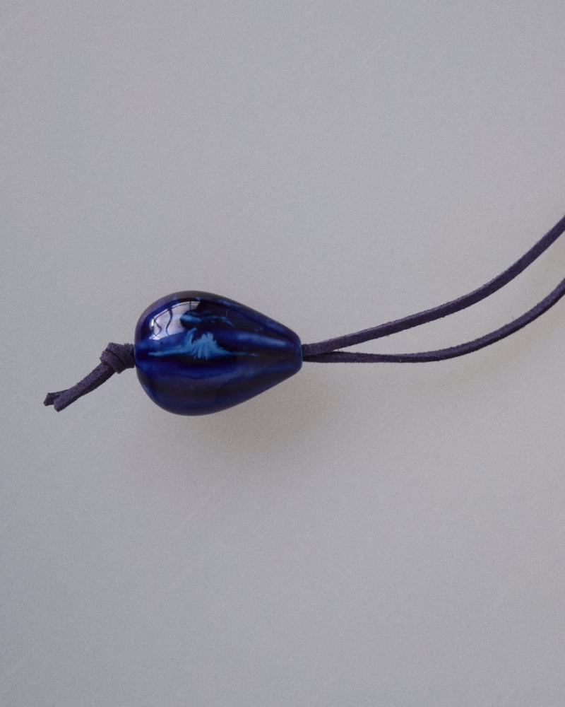 Кулон на шнурке Тифлис с семечкой в синем цвете