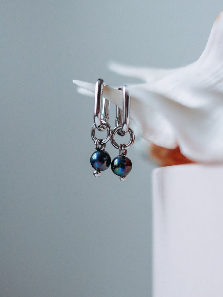 Серьги И в пир, и в мир, и в путешествие с чёрным жемчугом 