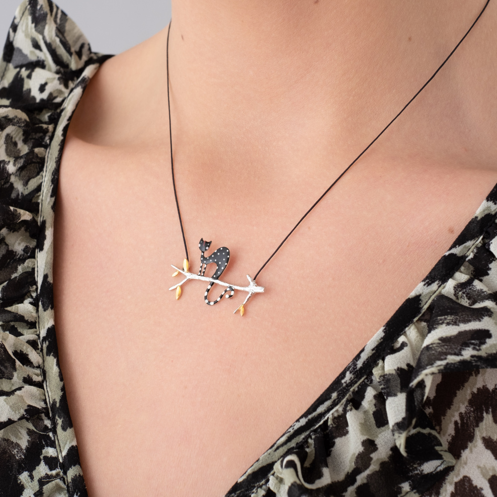 Серебряный кулон на шнурке Кошка на ветке II