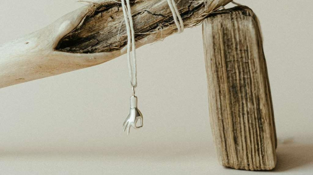 Серебряный кулон Мантра