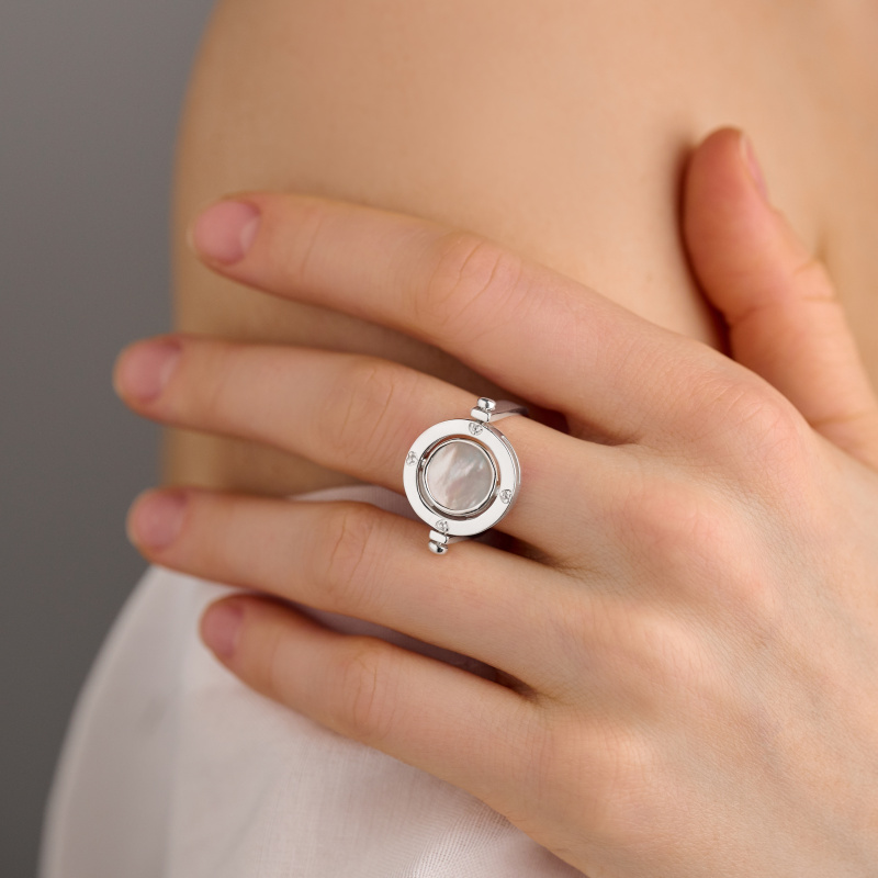 Кольцо Любовь с перламутром