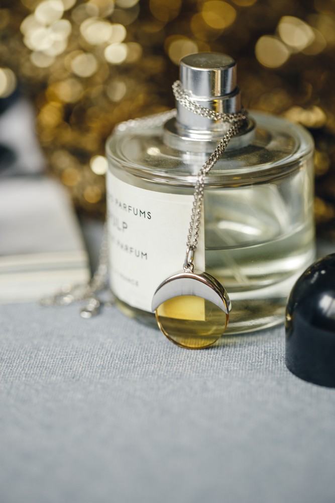 Серебряная подвеска Луна с цитрином