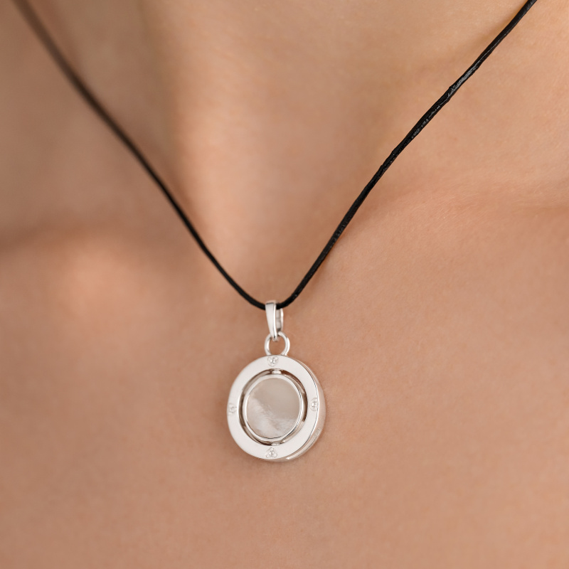 Подвеска Любовь с перламутром