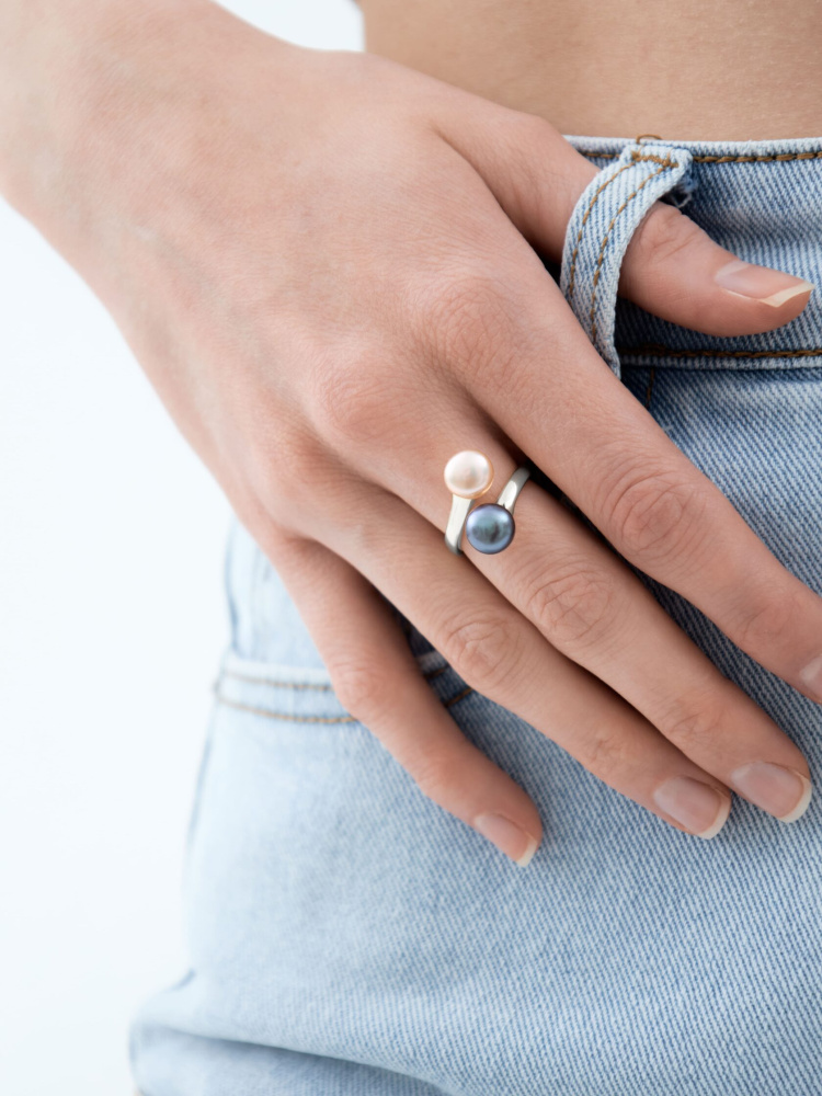 Кольцо Двойные стандарты с темной и розовой жемчужиной