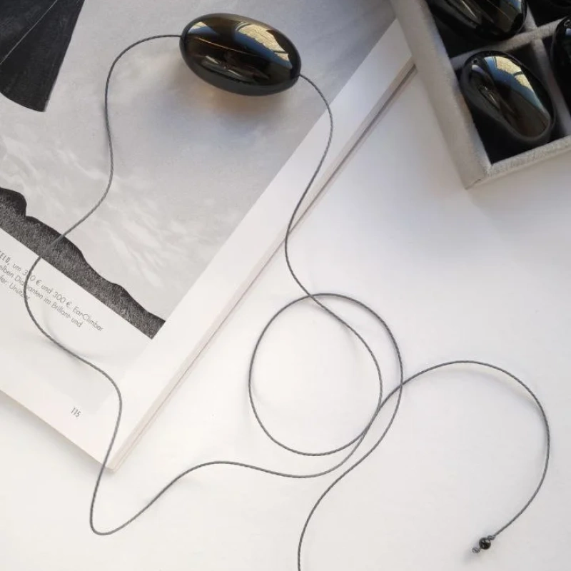 Колье-шнур Dark stone