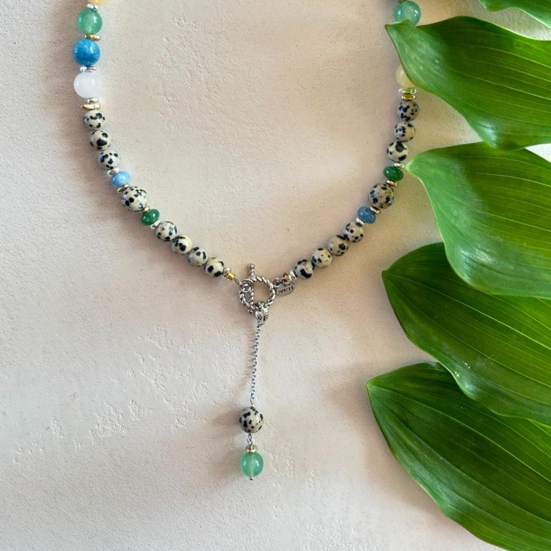 Колье с подвеской на отстежке с зелёным нефритом