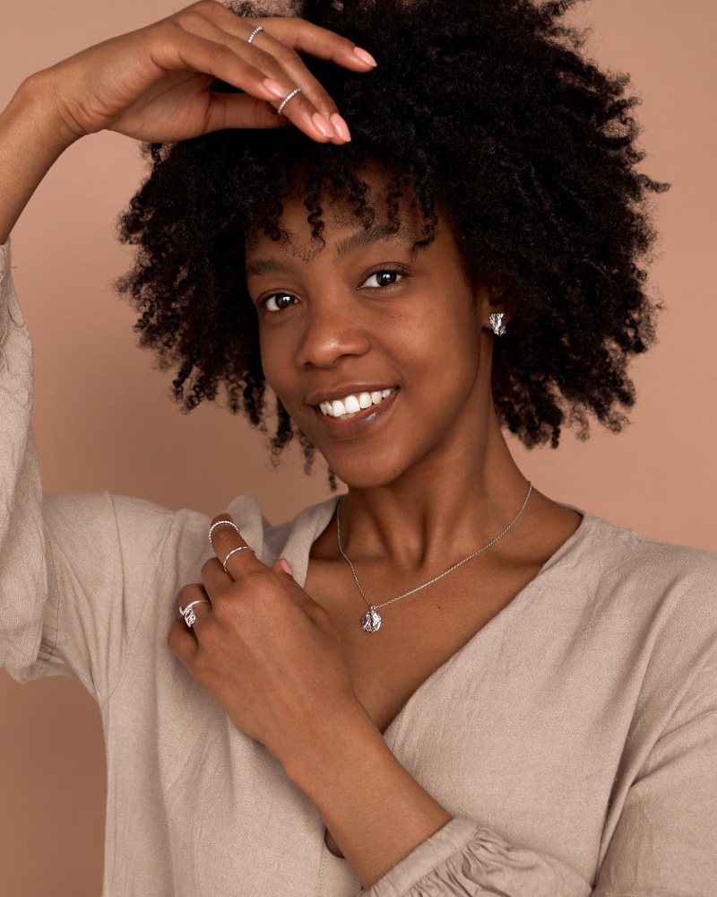 Серебряные серьги Мантра