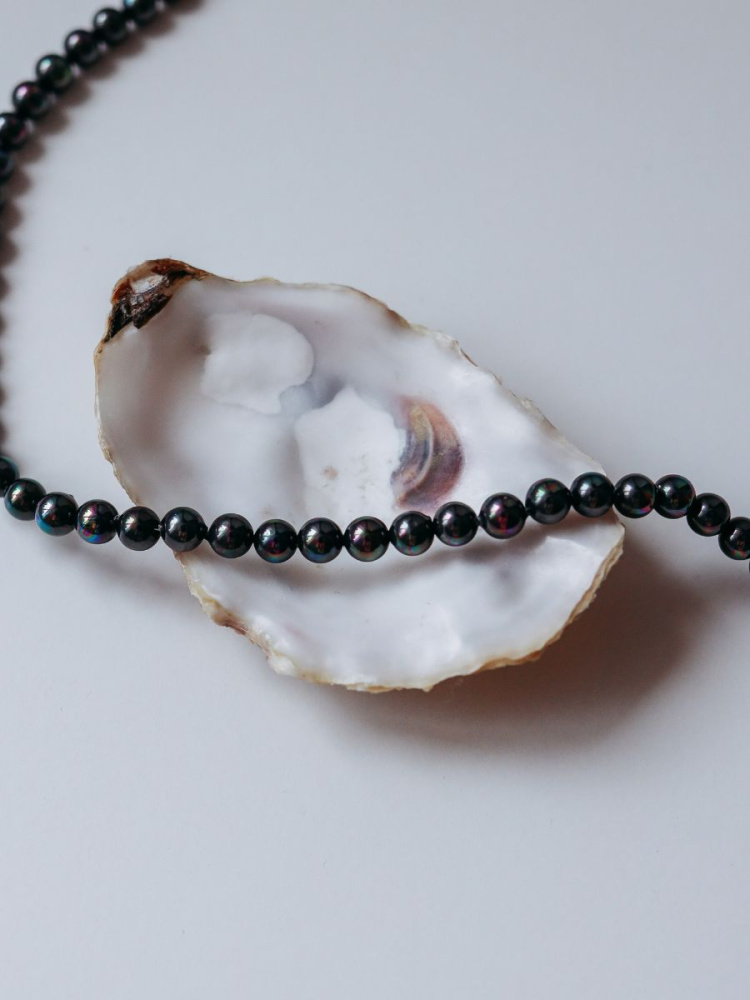 Чокер И в пир, и в мир, и в путешествие с черным жемчугом