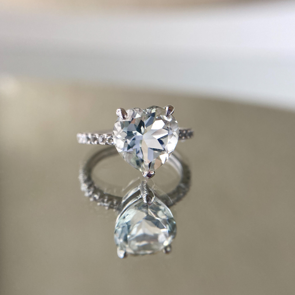 Серебряное кольцо Большое сердце с хрусталем