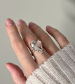 Серебряное кольцо Сердце крупное с горным хрусталем