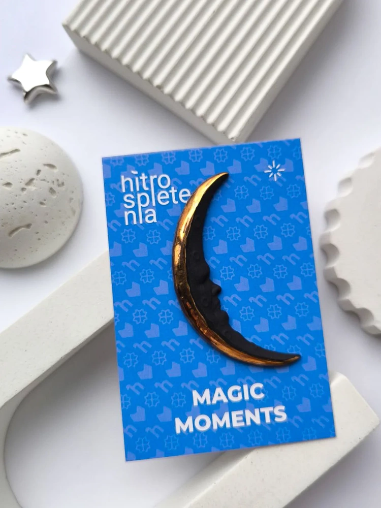 Фарфоровая брошь Луна чёрная