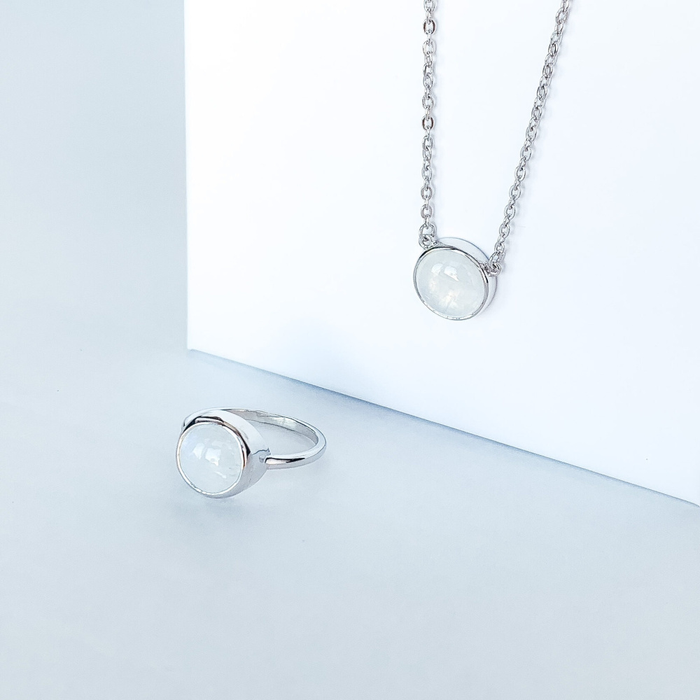 Серебряное кольцо Комо с лунным камнем