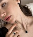 Серебряные серьги Цветок с ониксом S