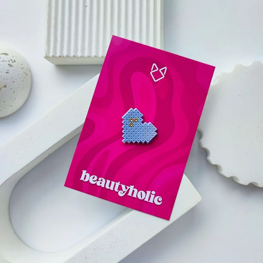 Фарфоровая брошь Пиксель сердце сиреневое