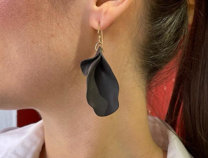 Серьги Листики чёрные матовые