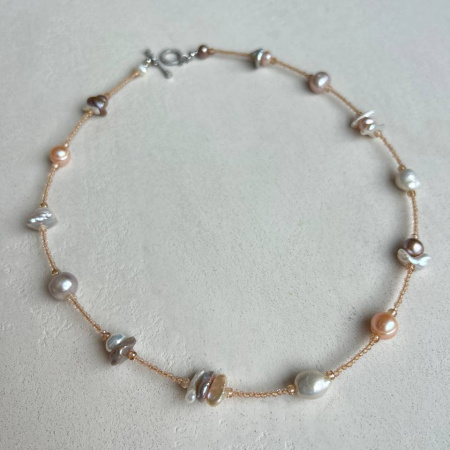 Колье Камела из цирконов и жемчуга