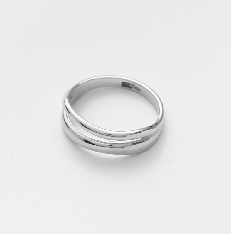 Серебряное кольцо Aversa с волнами