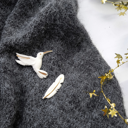 Фарфоровая брошь Колибри белая 