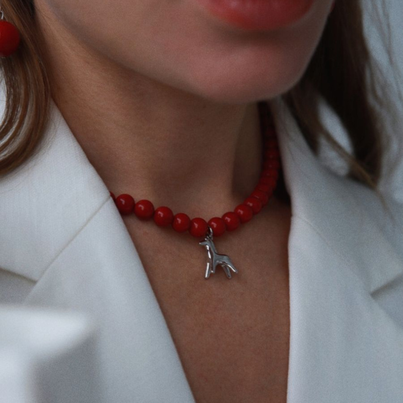 Чокер Конь-огонь с красным жемчугом