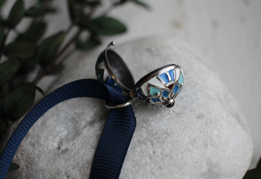 Серебряный медальон Большой хранитель на ленте синий