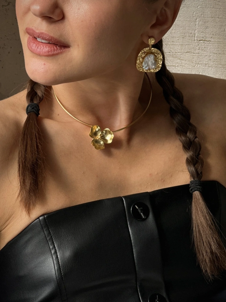 Чокер Трехлистник золотистый