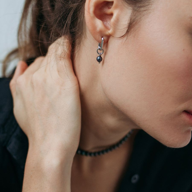 Серьги И в пир, и в мир, и в путешествие с чёрным жемчугом 