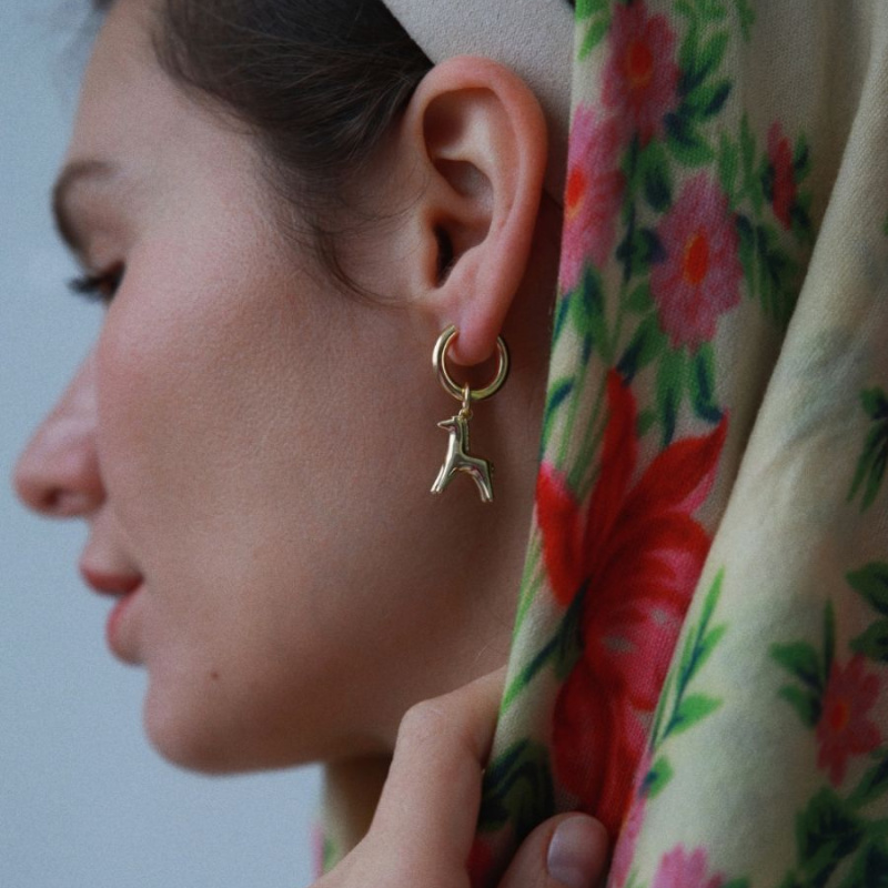 Моносерьга Ход конём в покрытии золотом