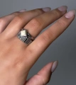 Серебряное кольцо двойное с молочным янтарем