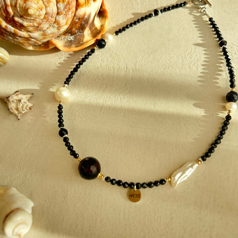 Колье из шпинели, микса агата и жемчуга