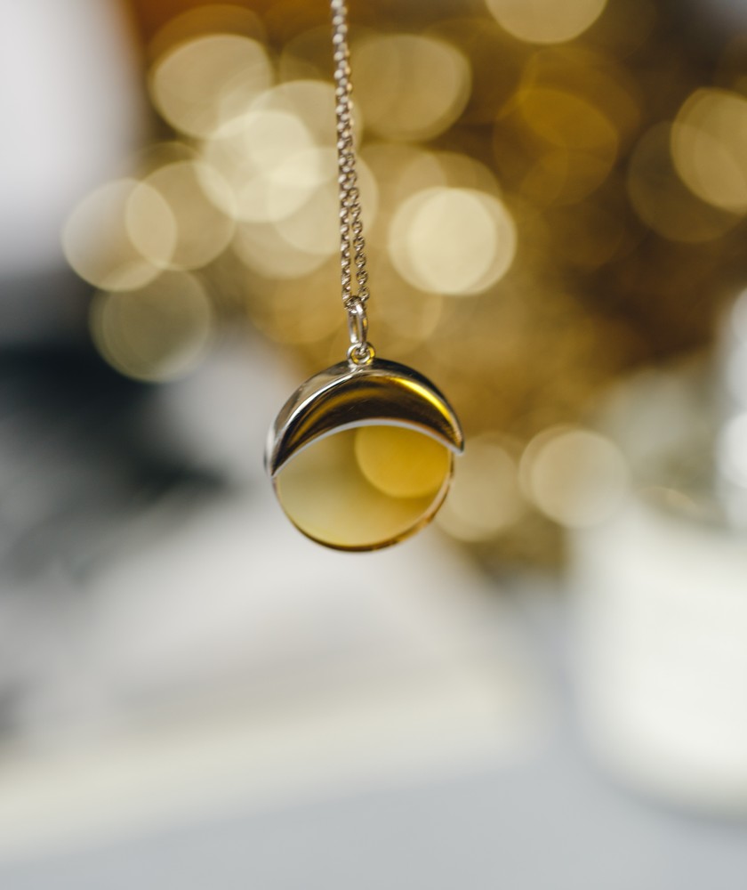 Серебряная подвеска Луна с цитрином